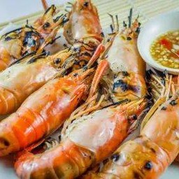 กุ้งแม่น้ำเผาน้ำจิ้ม8ตัว