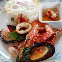 ข้าวกะเพราทะเล