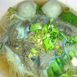 ก๋วยเตี๋ยวเนื้อน้ำใสพิเศษ