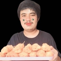 ปังม้วนใส้กรอกทอด