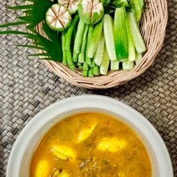 แกงส้มยอดมะขาม