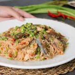 เเม่โยขนมจีน ตลาดบางจาก