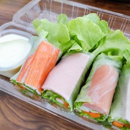 เหมือนฝัน สลัดโรล & ข้าวไข่เจียว