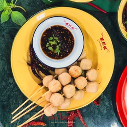 ลูกชิ้นหมูแท้ปิ้ง  3 ไม้