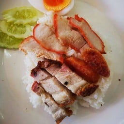 ข้าวหมูแดงหมูกรอบ