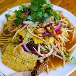 ยำมะม่วง+ปลากรอบ (ปลาร้า)