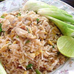 ข้าวผัดไก่