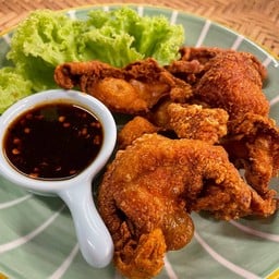 หนังไก่ทอด