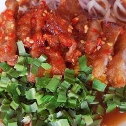 ยำหมูสามชั้นทอด (ไม่ปลาร้า)