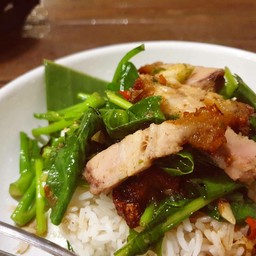 ข้าวราดผัดคะน้า