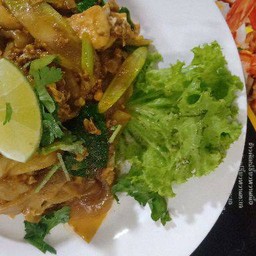 เส้นใหญ่พัดขี้เมาเนื้อ