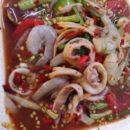 ตำปลาหมึก + กุ้งสด