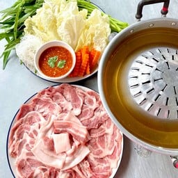 ชุดหมูล้วน