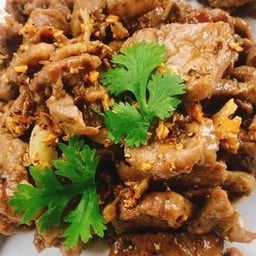 ข้าวหมูตุ๋นกระเทียม