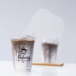 โฮจิฉะลาเต้ (ชาเขียวคั่วไหม้ ผสมกับนม)