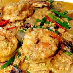 กุ้งผัดผงกะหรี่