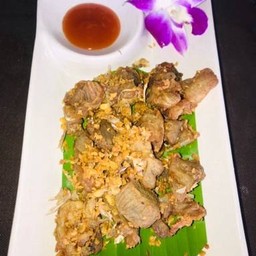 หมูทอดกระเทียม