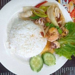 ข้าวราดผัดแกงสะตอทะเล