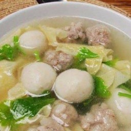 แกงจืดลูกชิ้นหมู