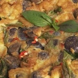 ไข่เจียวเห็ดเผาะ หอมใบโหระพา เป็นกับข้าว