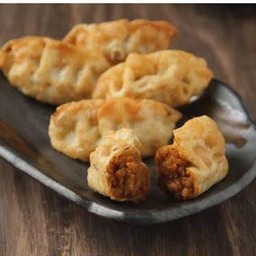 เกี๊ยวซ่าไก่บาบีคิว