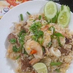 ข้าวผัดต้มยำรวมมิตร