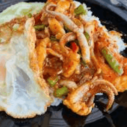 พริกแกงทะเลไข่ดาว