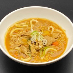 อุด้งแกงกะหรี่เนื้อสไลด์ ฟรี ชาเขียวหรือมิโซะซุป