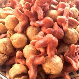 ลูกชิ้นปลาระเบิดทอด เศรษฐีเรือทอง สาขาตลาดวงศกร (เจ้าเดียวในวงศกร)