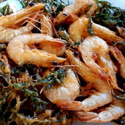 กุ้งทอดใบเล็บครุฑ