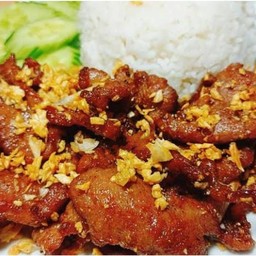 หมูทอดกระเทียมราดข้าว