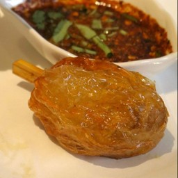 ไก่จำเเลงจิ้มแจ่วกล่องใหญ่ 5 ไม้       Plant-based Drumstick 5 units