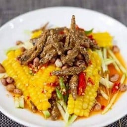 ยำข้าวโพดปลากรอบ(ไทย)