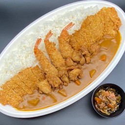 ข้าวแกงกะหรี่ญี่ปุ่นชามยักษ์ ฟรี ชาเขียว 4 แก้ว หรือ มิโซะซุป 4 ถ้วย