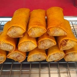 เปาะเปี๊ยะทอดลุงบูลย์&ป้าเล็ก สโมสรทหารอากาศ ทุ่งสีกัน