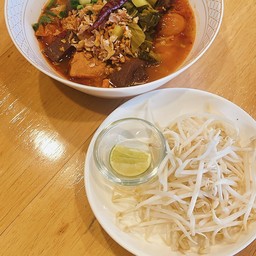 ขนมจีนน้ำเงี้ยว