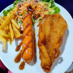 สเต็กปลา+ไส้กรอกรมควัน