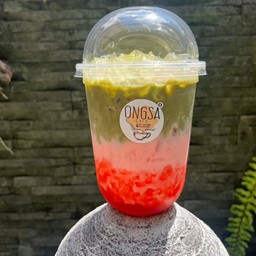 มัทฉะลาเต้สตอเบอร์รี่นมสด