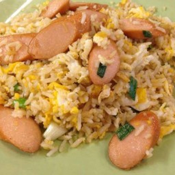 ข้าวผัดไส้กรอก