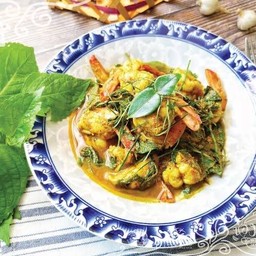 พริกแกงใต้กุ้งราดข้าว