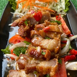 ยำสามชั้นทอด