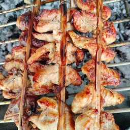 เนื้อไก่ย่างผสมกระดูกอ่อนไก่