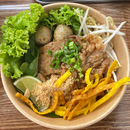 หมี่คลุก เนื้อสไลด์