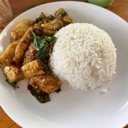 กะเพราไข่หมึก