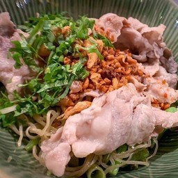 E12. แซ่บแห้งหมูคุโรบูตะ