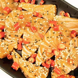 (กระปุกใหญ่) แซลมอนดอง(ซอสโคชูจัง) ชิ้นใหญ่ เผ็ดแซ่บ อร่อยฟิน พร้อมน้ำจิ้ม-วาซาบิ