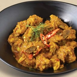 ซี่โครงหมูผัดพริกแกงใต้