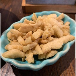 A6. กากหมูเจียว