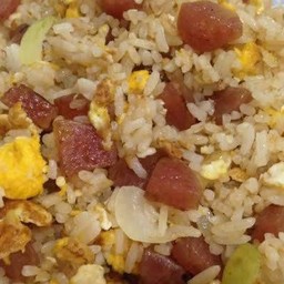 ข้าวผัดกุนเชียง