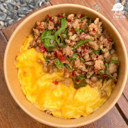 ข้าวไข่ข้นหมูสับผัดพริกแห้ง